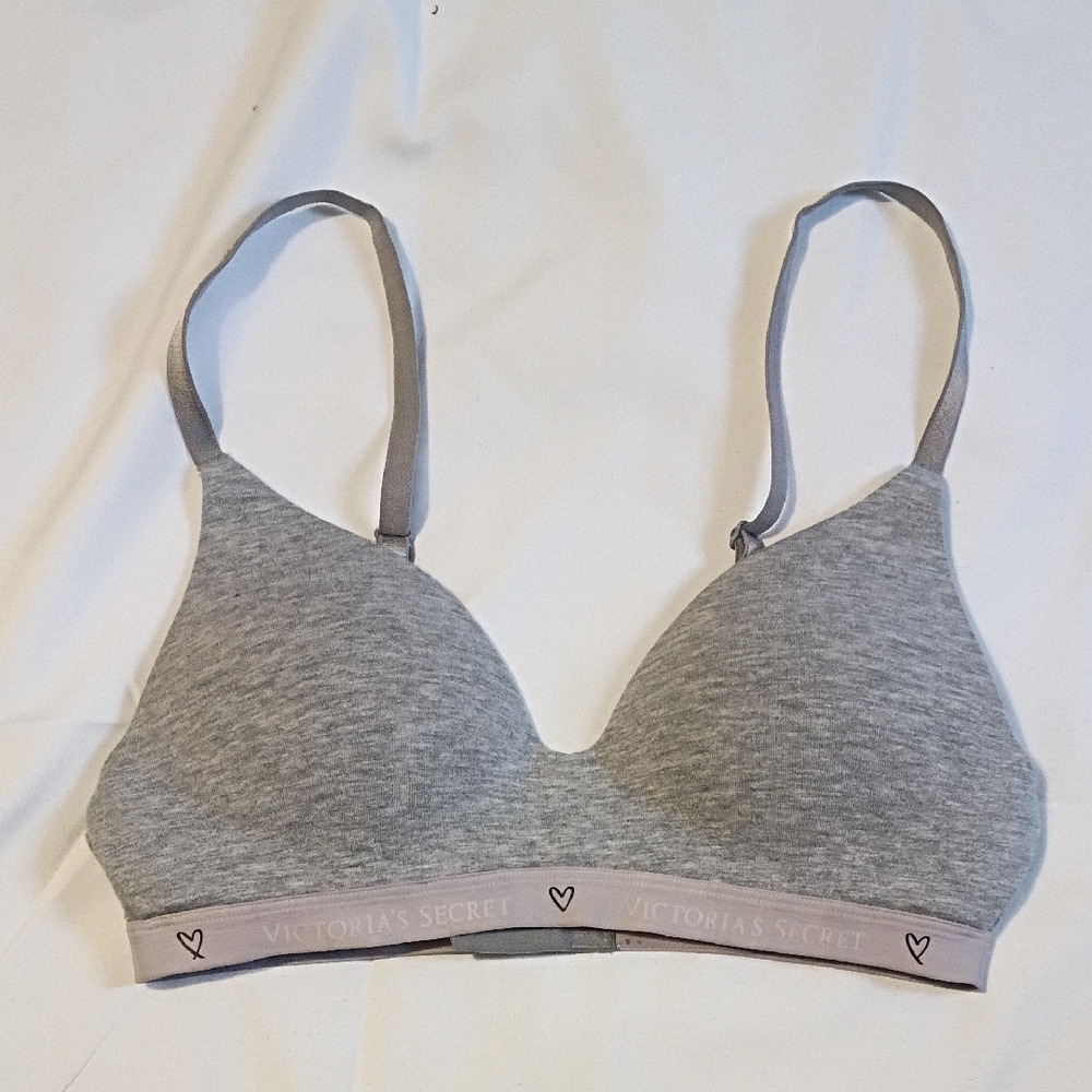 Victoria's Secret Gray Lightly Padded Wireless Bra